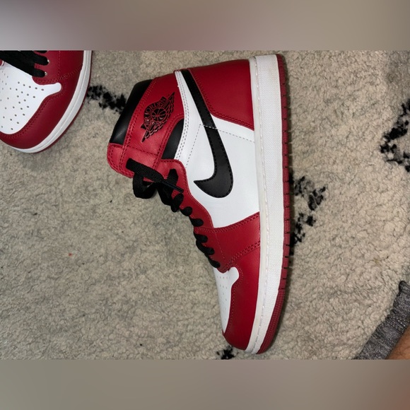 Chicagos - Picture 3 of 7